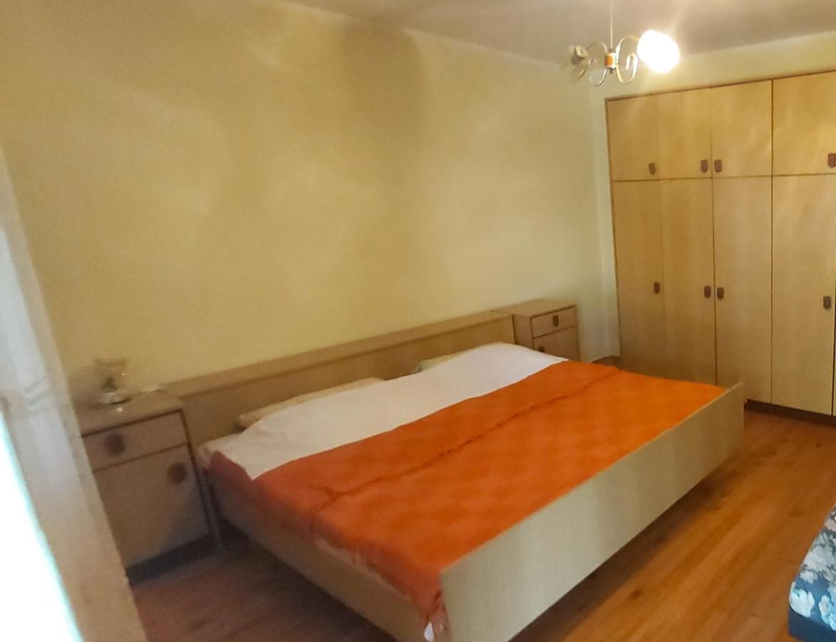 Apartmani Ana Карлобаг Екстериор снимка