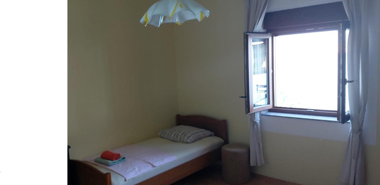 Apartmani Ana Карлобаг Екстериор снимка