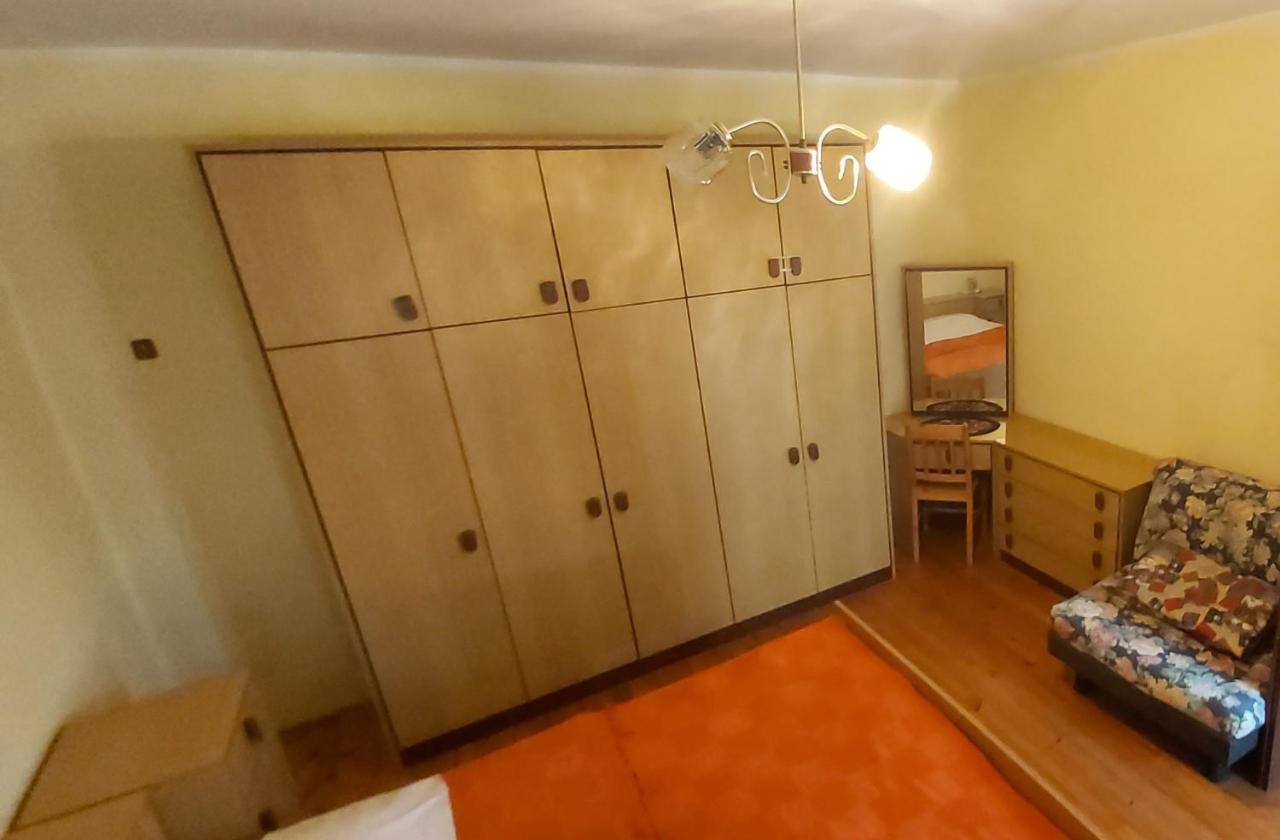 Apartmani Ana Карлобаг Екстериор снимка